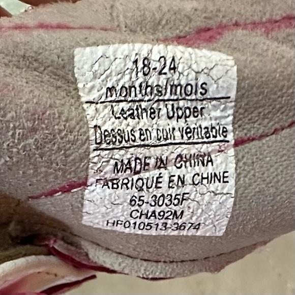 Robeez Pink sneaker design soft soled toddler shoes in size 18-24 months - Picture 5 of 5